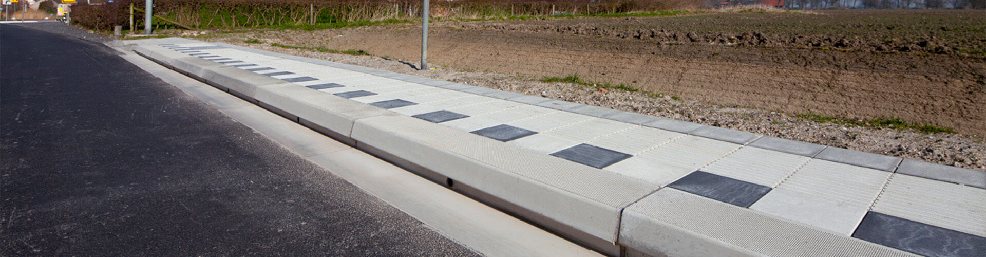 Permeable bus platform