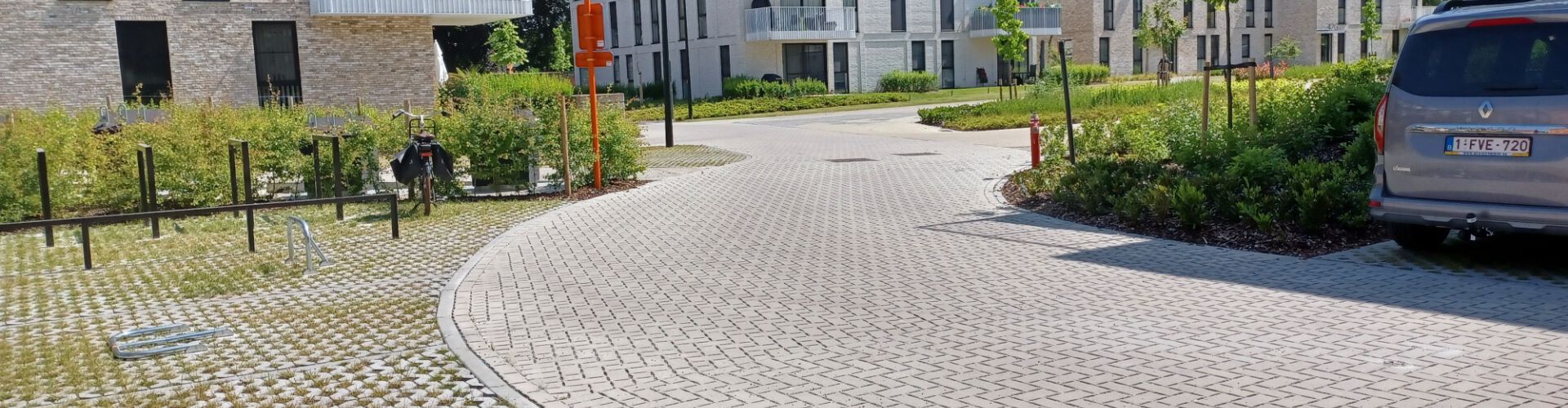 Park in Kerkwijck, water-passing paving