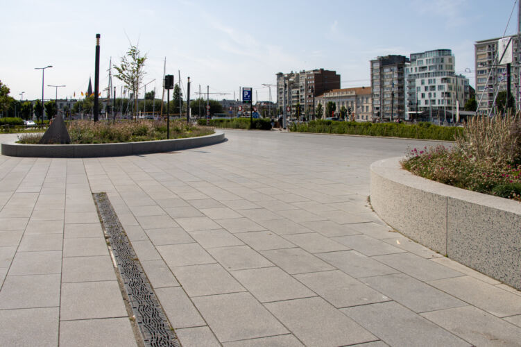 2024 Skytowers Oostende station Agora LR 76